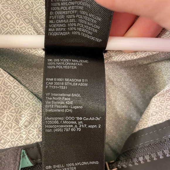 The North Face Rain Jacket sz Small - Picture 10 of 10